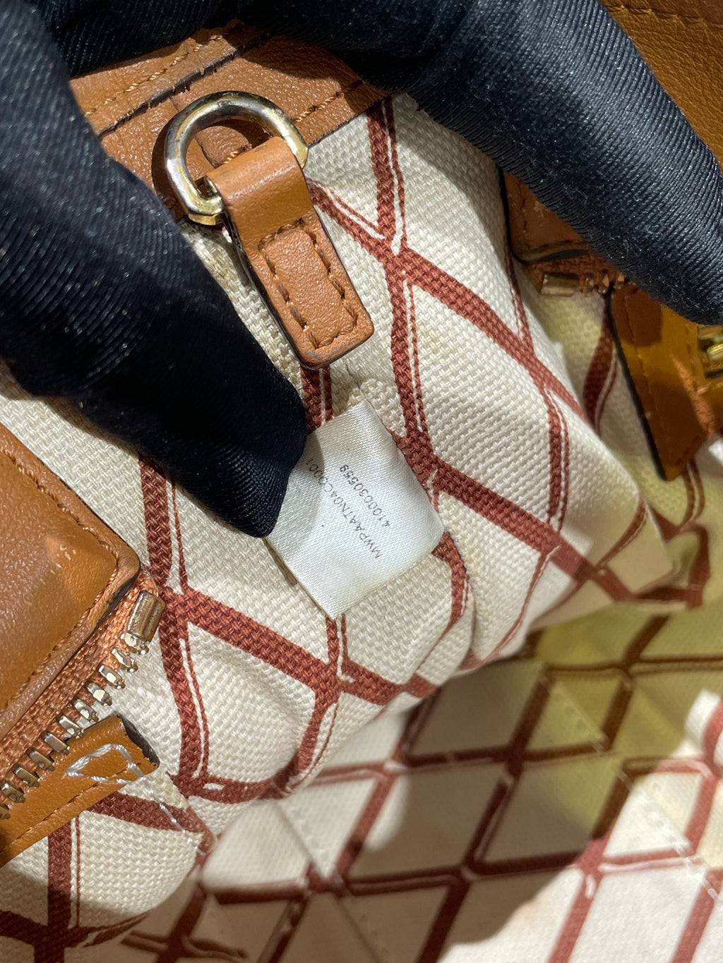 MCM Aren Visetos Zippered Shopping Bag Crossbody MWPAATN04CO001