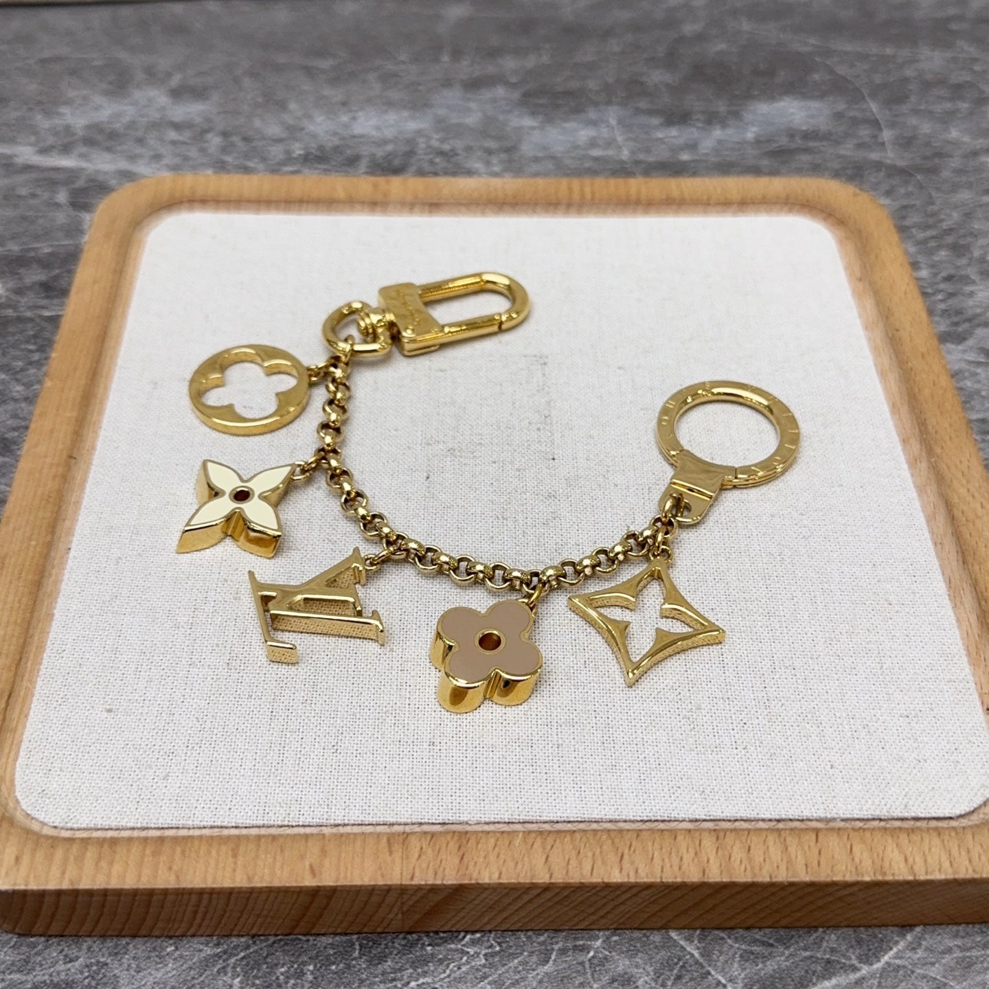 Louis Vuitton Metal Key ring/Key holder