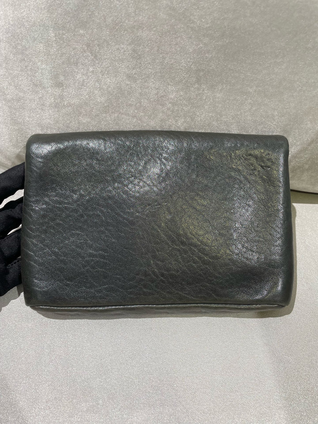 Saint laurent LE CASSANDRE pebble-grain sheepskin chain clutch bag Black Shoulder Bag 853610AACYT1000