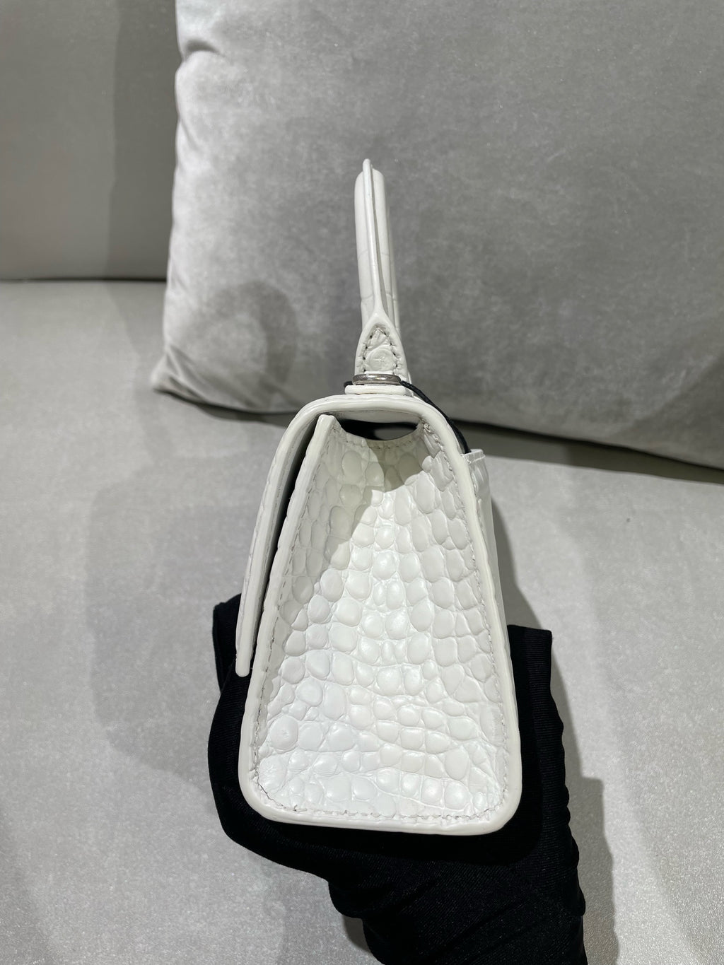 Balenciaga HOURGLASS White Crossbody 5928331LR6Y9016