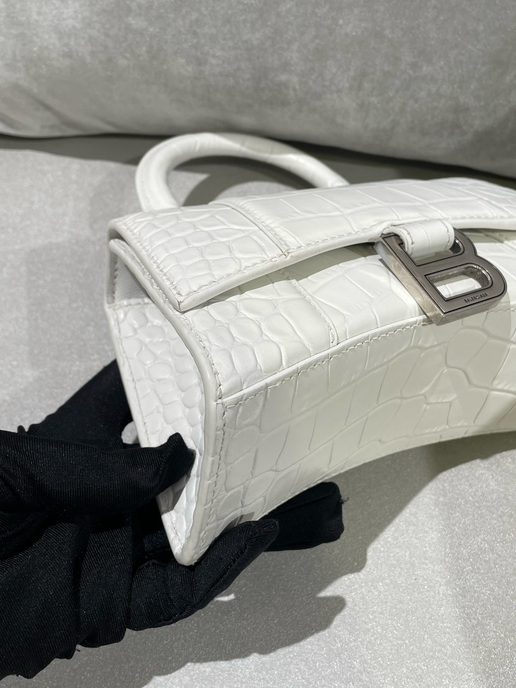 Balenciaga HOURGLASS White Crossbody 5928331LR6Y9016
