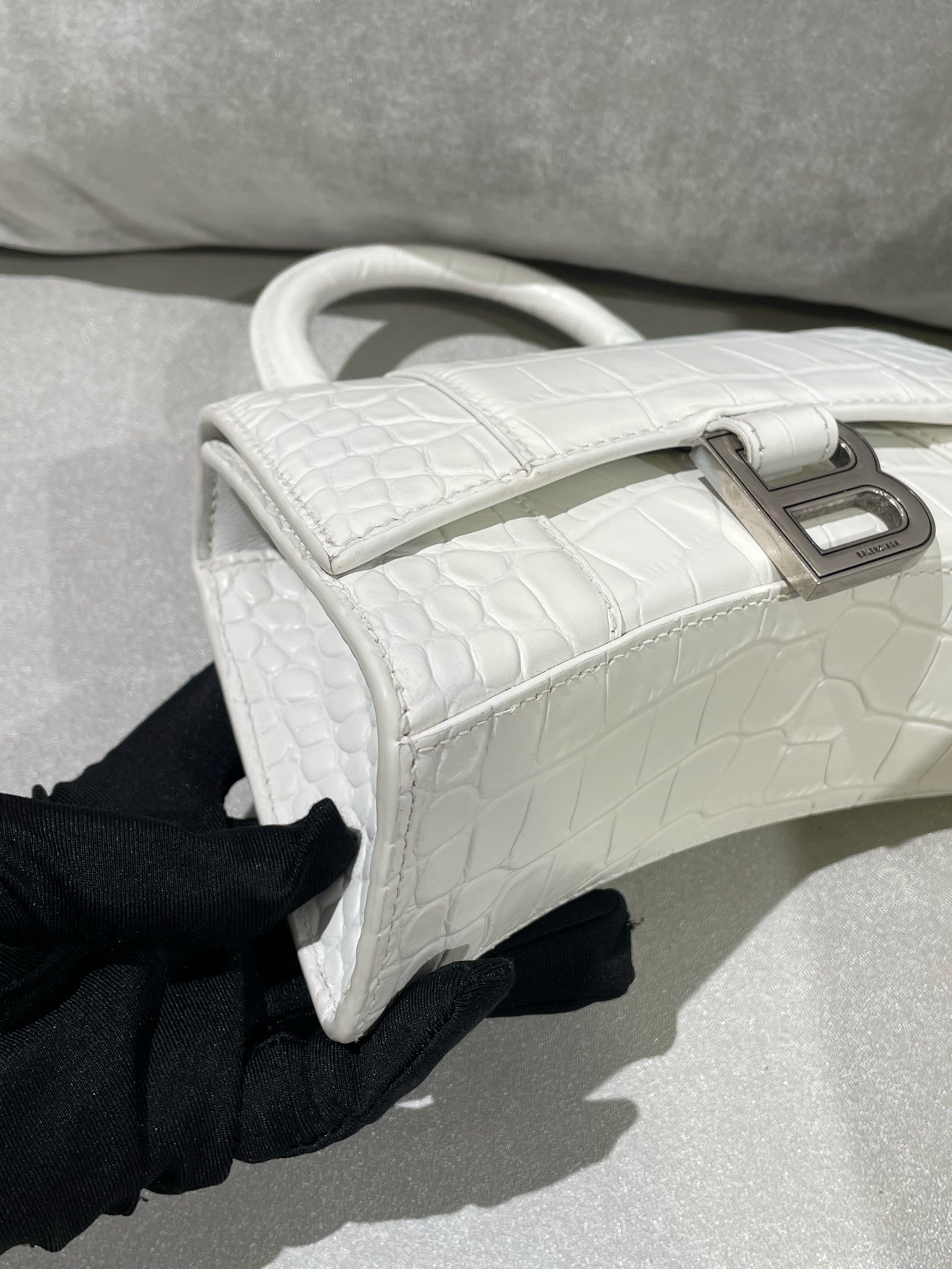 Balenciaga HOURGLASS White Crossbody 5928331LR6Y9016