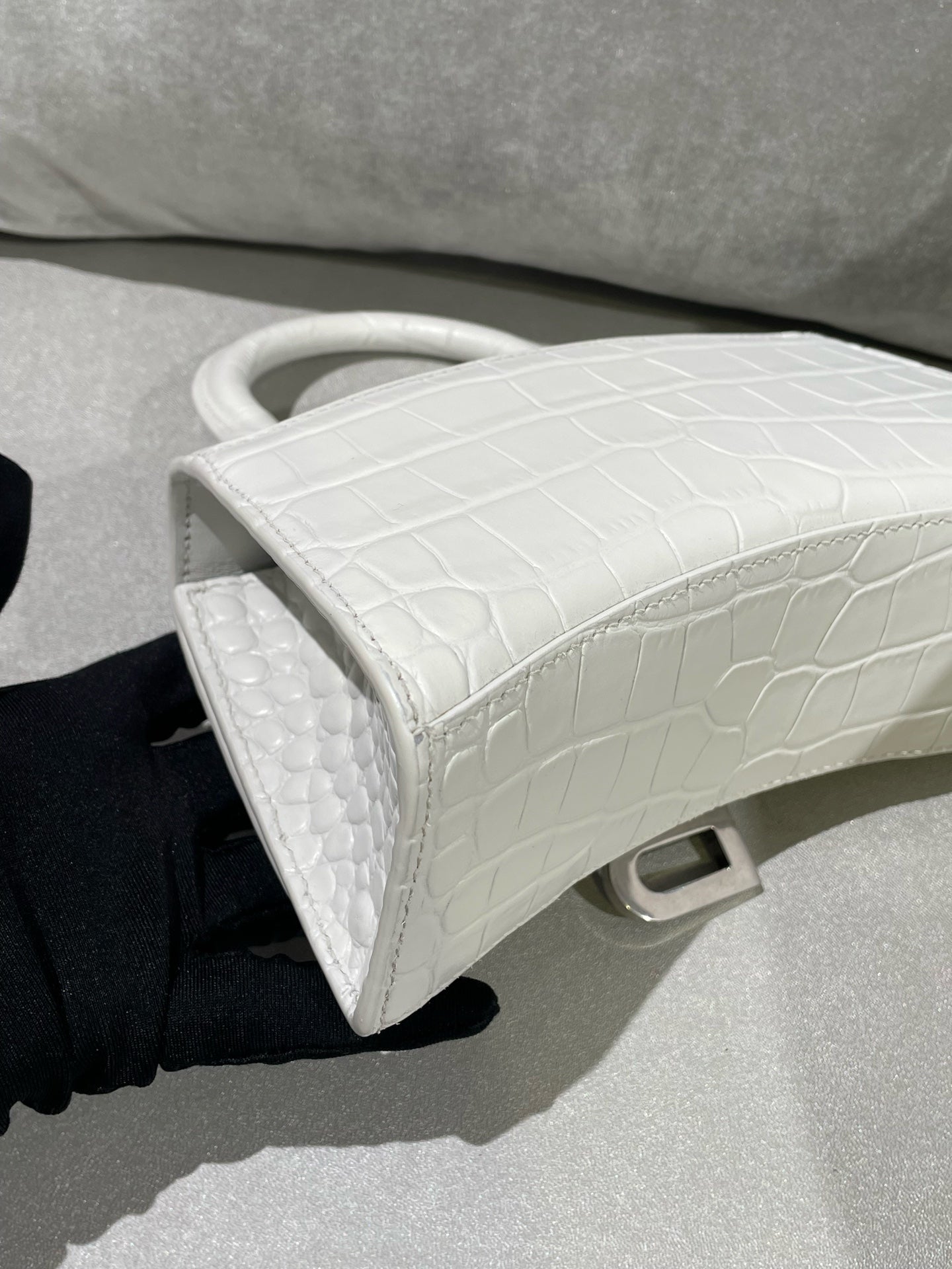 Balenciaga HOURGLASS White Crossbody 5928331LR6Y9016