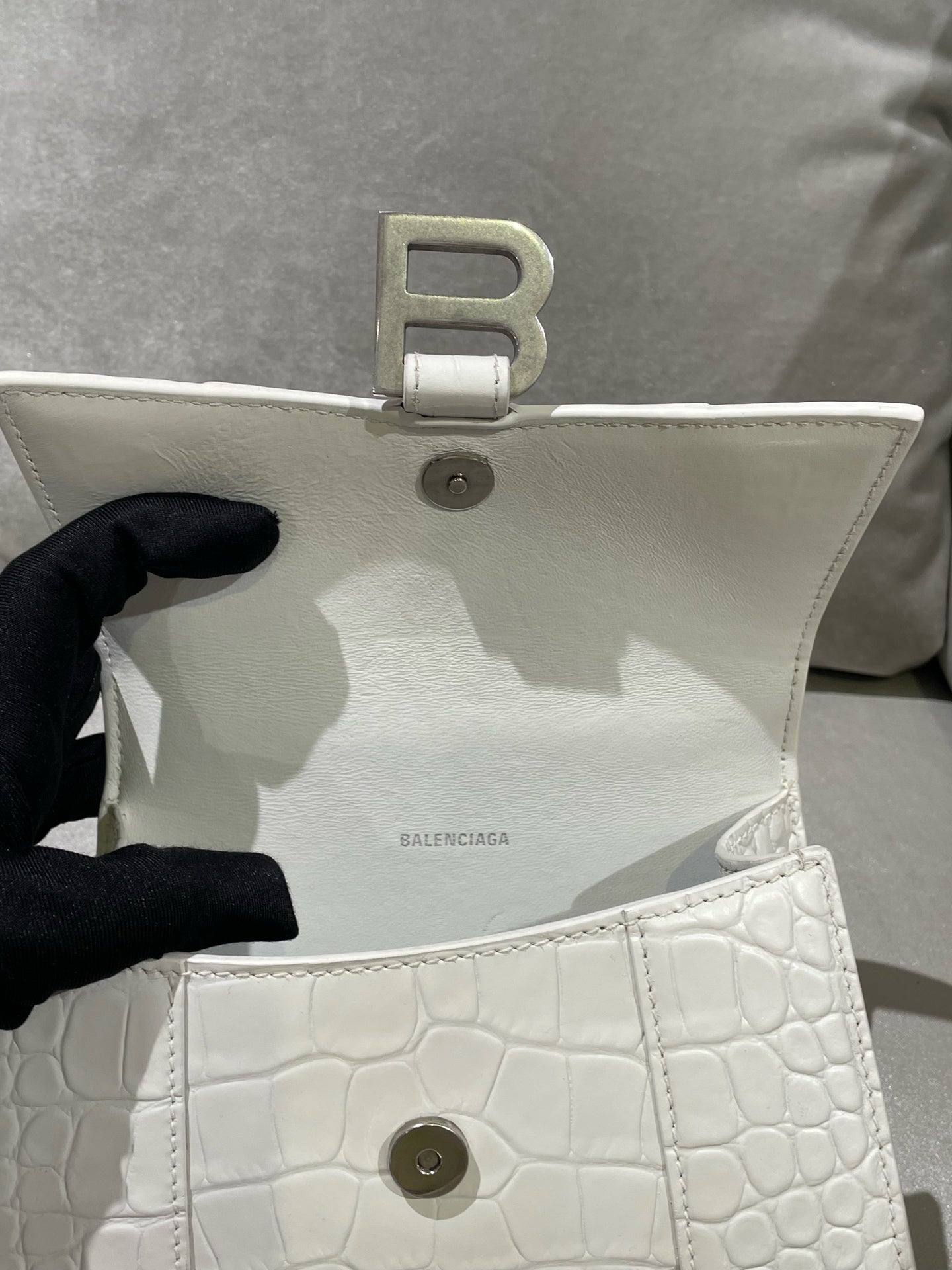 Balenciaga HOURGLASS White Crossbody 5928331LR6Y9016
