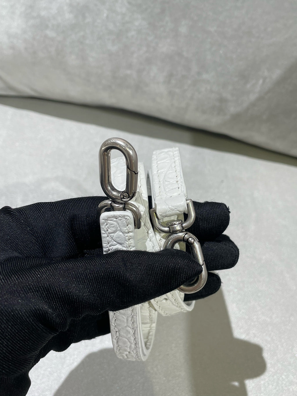 Balenciaga HOURGLASS White Crossbody 5928331LR6Y9016