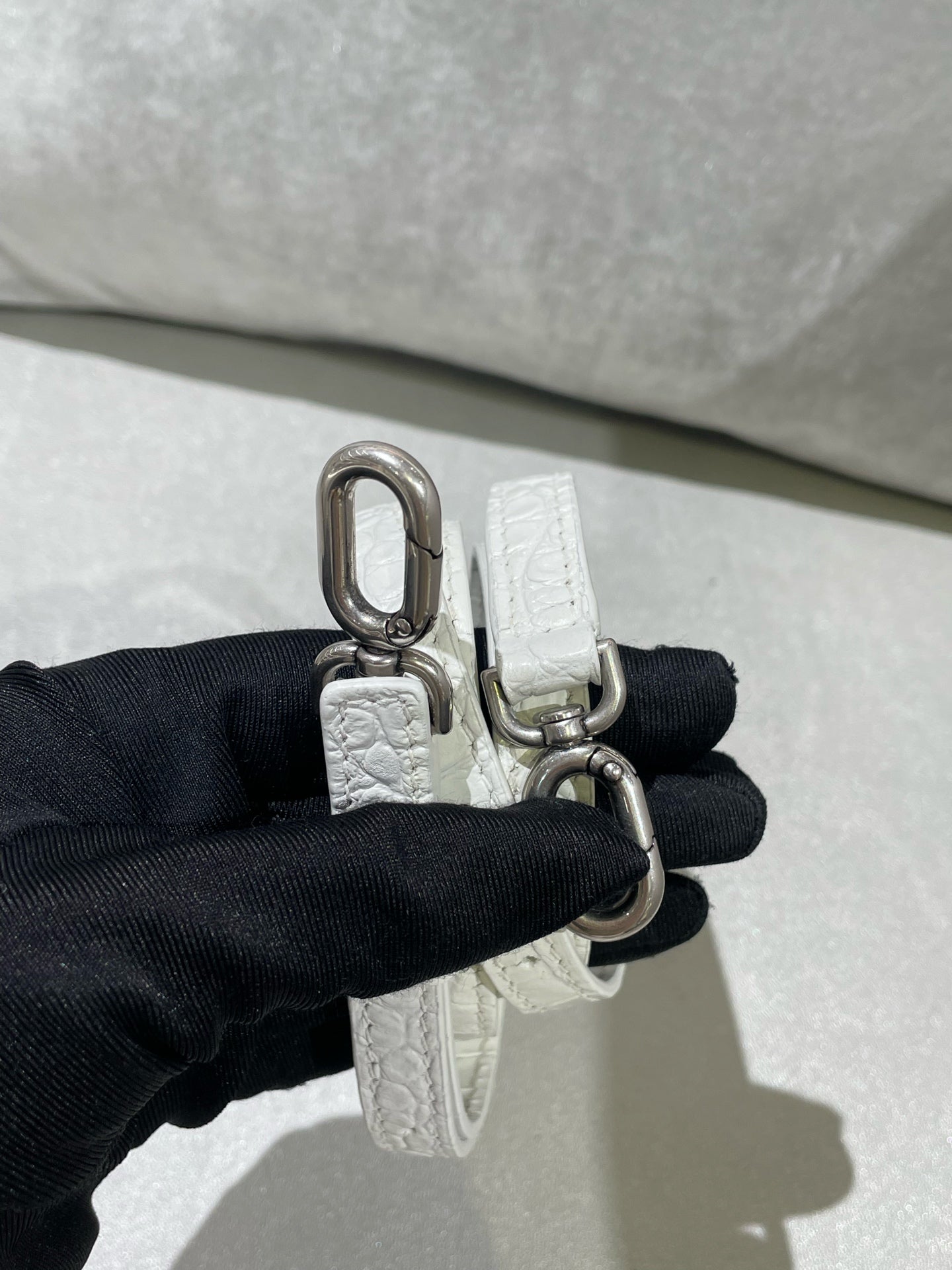 Balenciaga HOURGLASS White Crossbody 5928331LR6Y9016