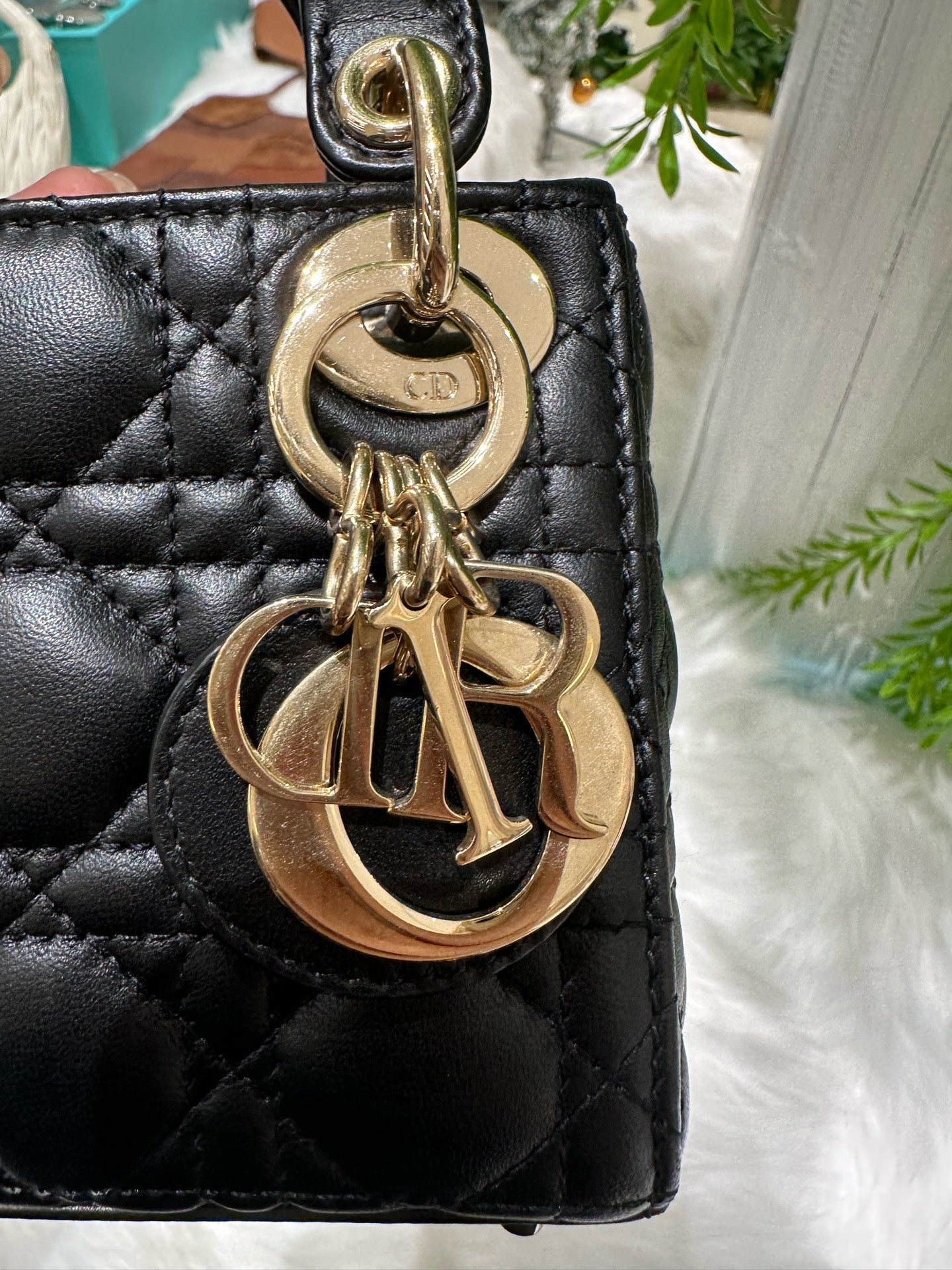 Dior Dimensions: 12 x 10.2 x 5 cm (length x height x width); shoulder strap length: 90–105 cm; length from the top of the shoulder strap to the top of the bag: 45–51 cm. S0856ONGE_M900
