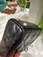 Dior Dimensions: 12 x 10.2 x 5 cm (length x height x width); shoulder strap length: 90–105 cm; length from the top of the shoulder strap to the top of the bag: 45–51 cm. S0856ONGE_M900