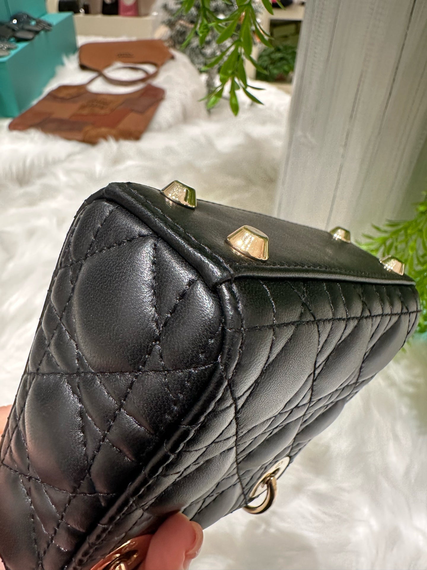 Dior Dimensions: 12 x 10.2 x 5 cm (length x height x width); shoulder strap length: 90–105 cm; length from the top of the shoulder strap to the top of the bag: 45–51 cm. S0856ONGE_M900