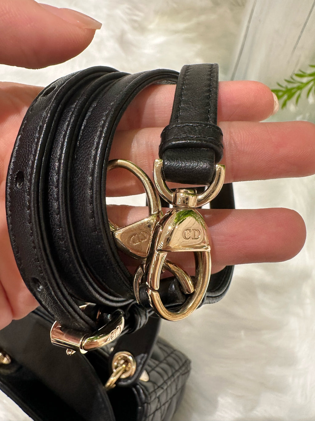 Dior Dimensions: 12 x 10.2 x 5 cm (length x height x width); shoulder strap length: 90–105 cm; length from the top of the shoulder strap to the top of the bag: 45–51 cm. S0856ONGE_M900