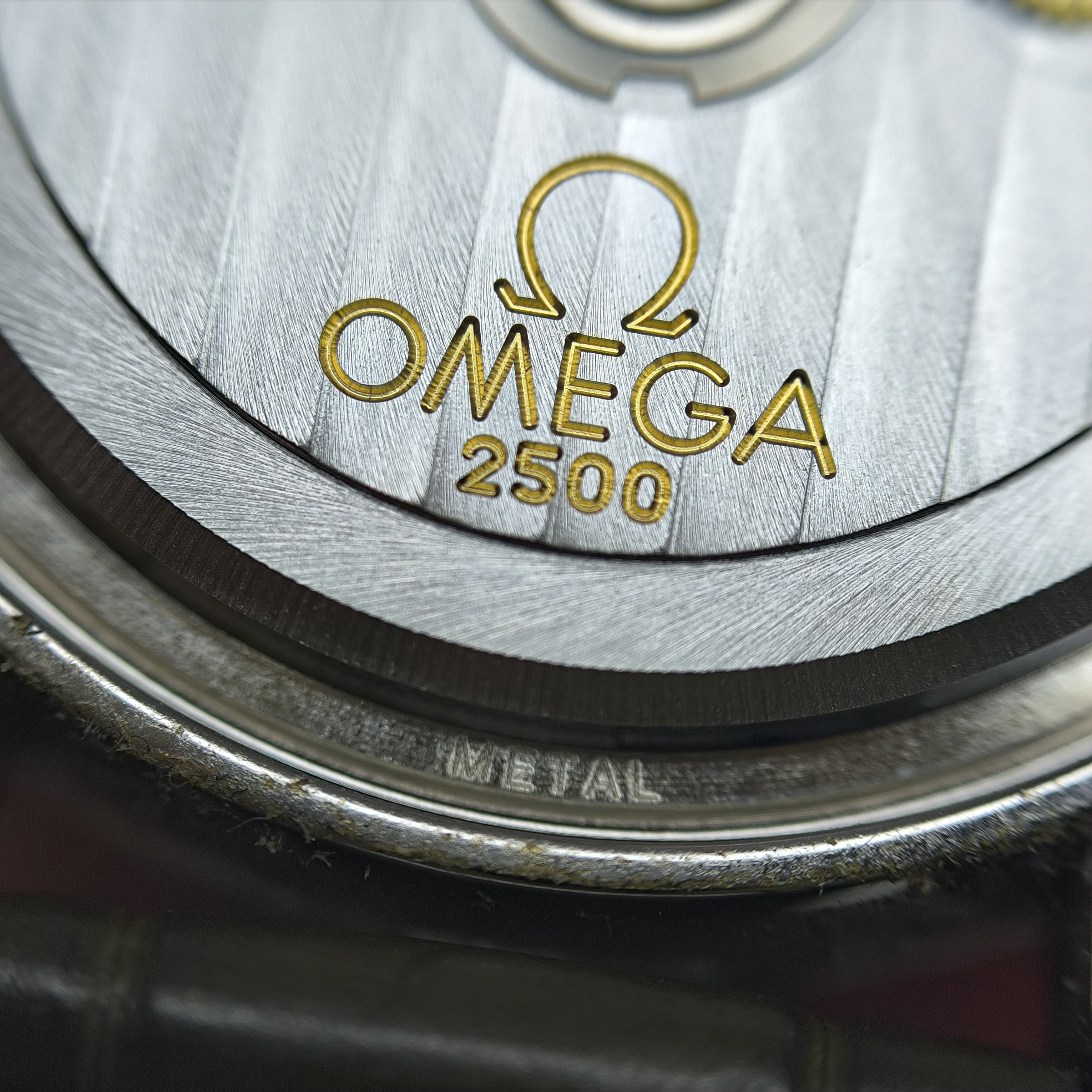 Omega Flying Disc Series 32.7 424.13.33.20.52.002