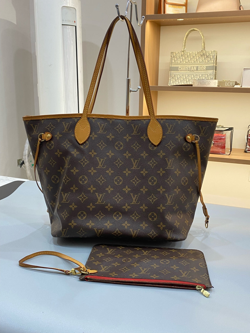 Louis Vuitton NEVERFULL medium-sized handbag Red M46975