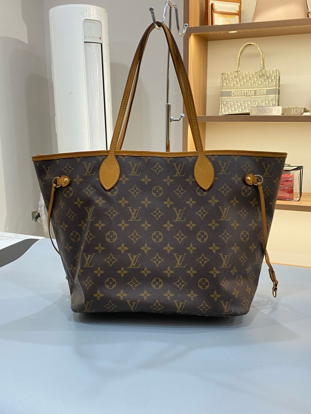 Louis Vuitton NEVERFULL medium-sized handbag Red M46975