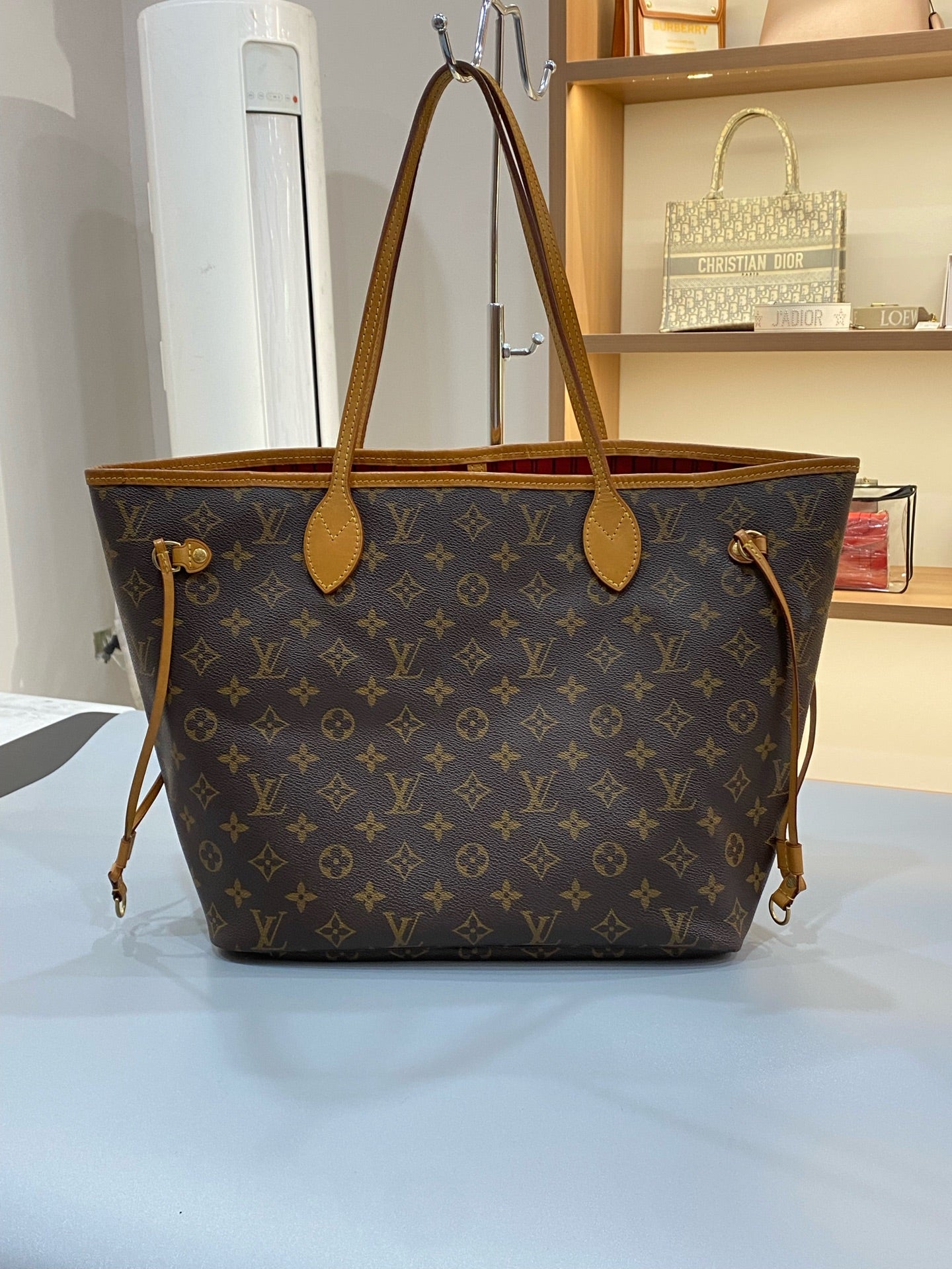 Louis Vuitton NEVERFULL medium-sized handbag Red M46975