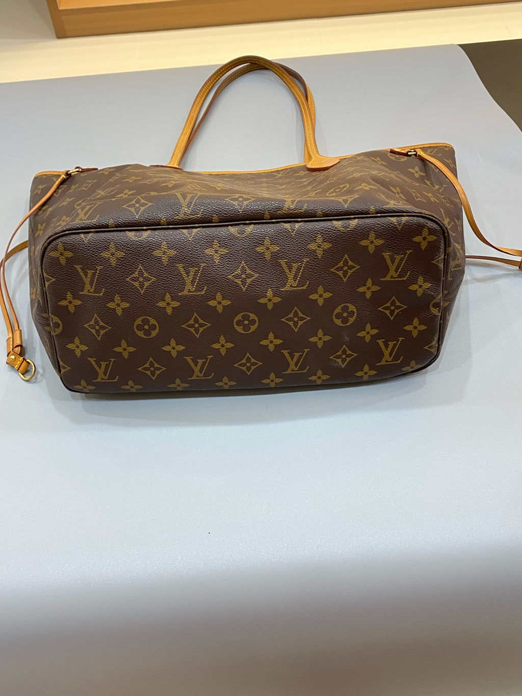 Louis Vuitton NEVERFULL medium-sized handbag Red M46975