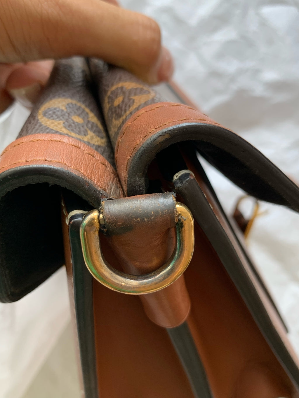 Louis Vuitton Messenger Bag