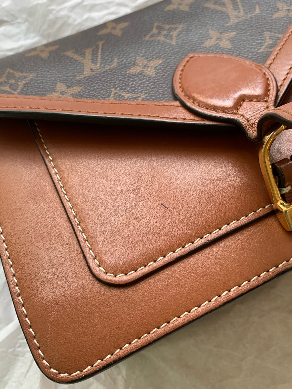 Louis Vuitton Messenger Bag