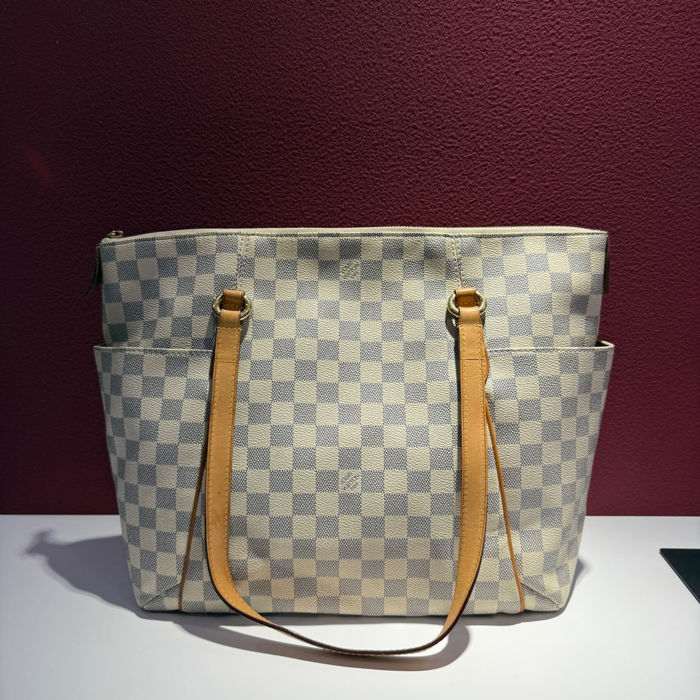 Louis Vuitton White Shoulder Bag Length 33 x Width 13 x Height 30 cm N41279