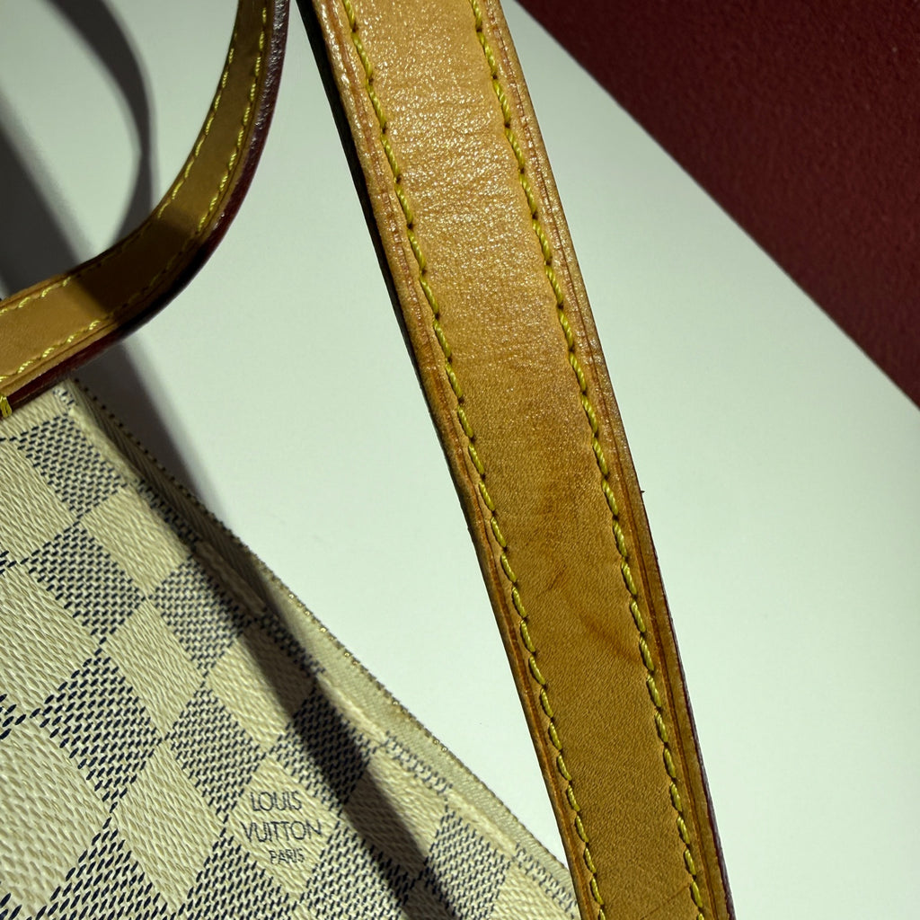 Louis Vuitton White Shoulder Bag Length 33 x Width 13 x Height 30 cm N41279