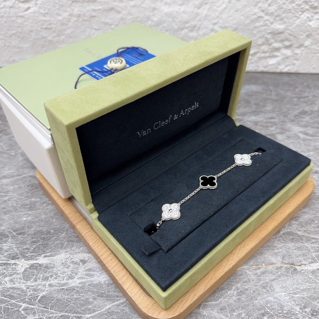 Van Cleef & Arpels Bracelet