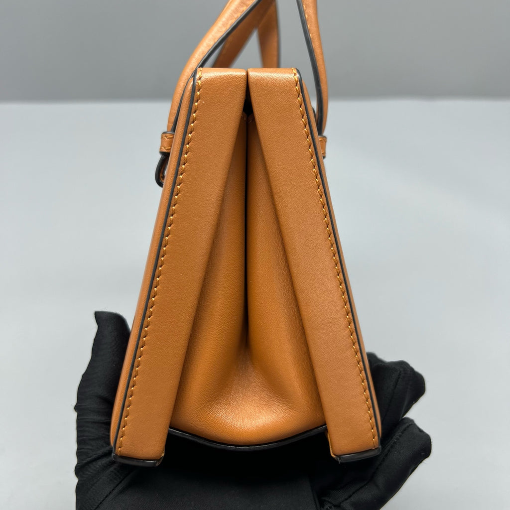 Loewe Brown
