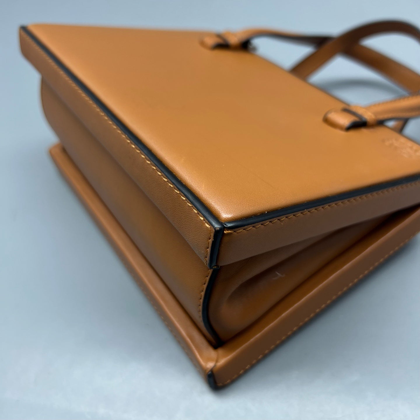 Loewe Brown