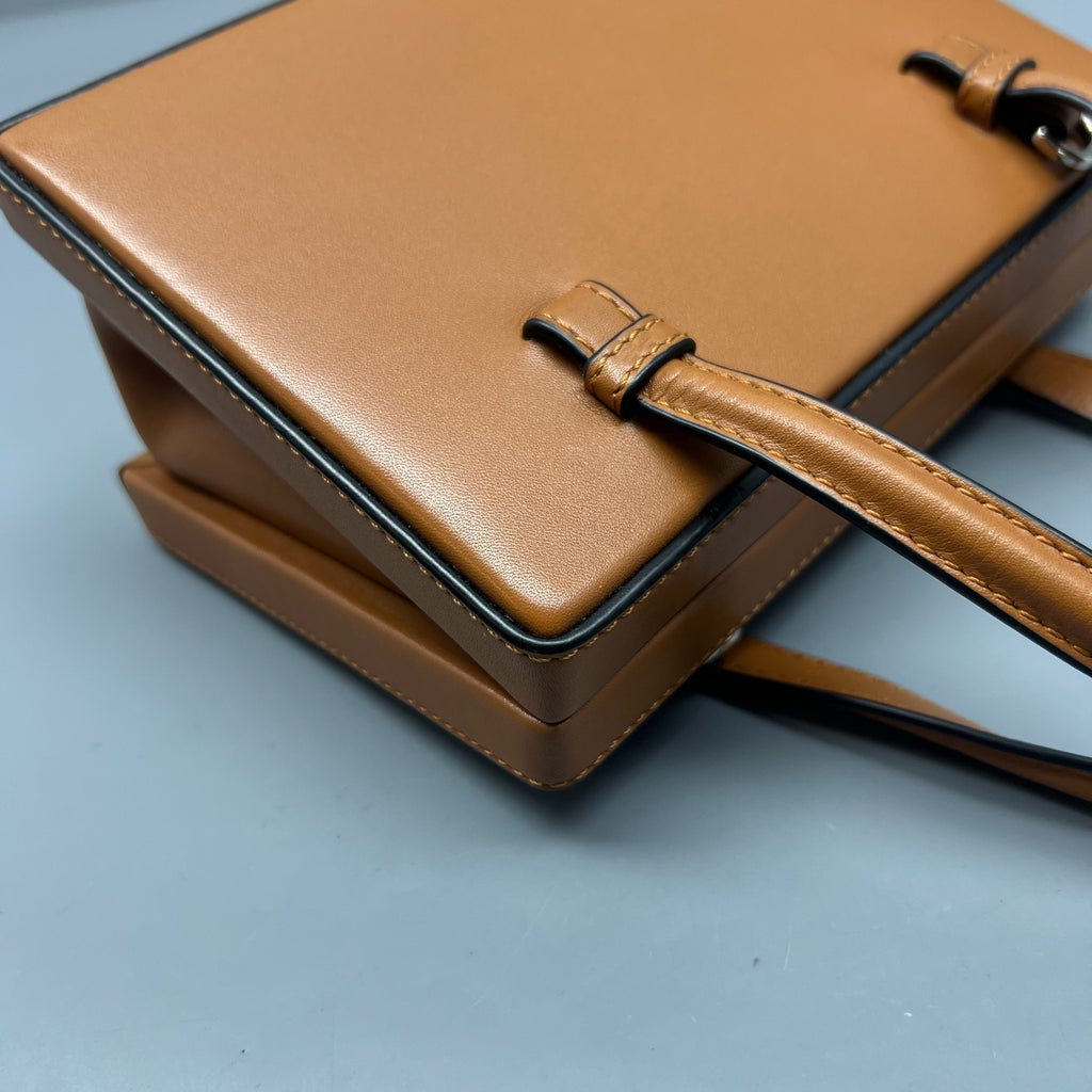 Loewe Brown