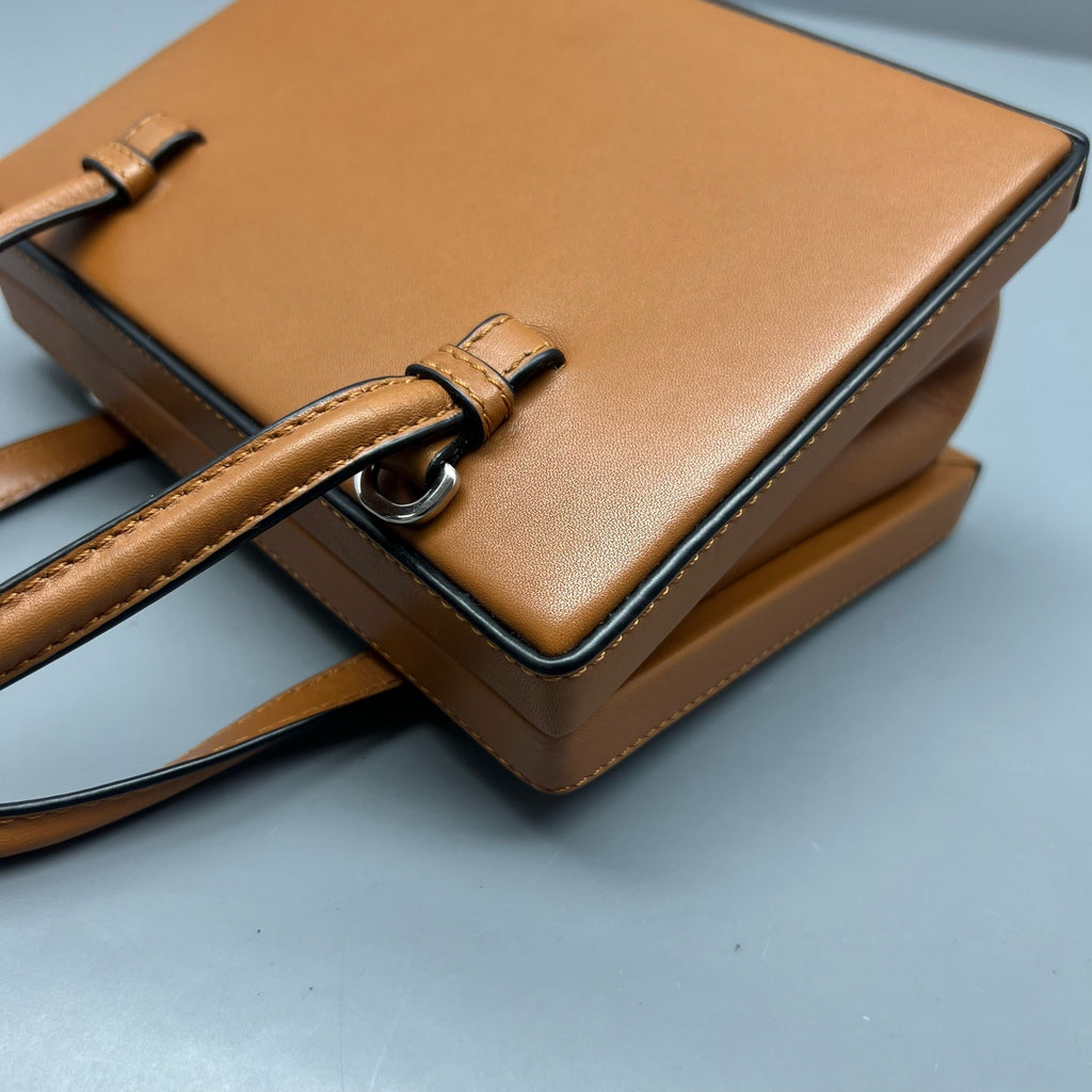 Loewe Brown