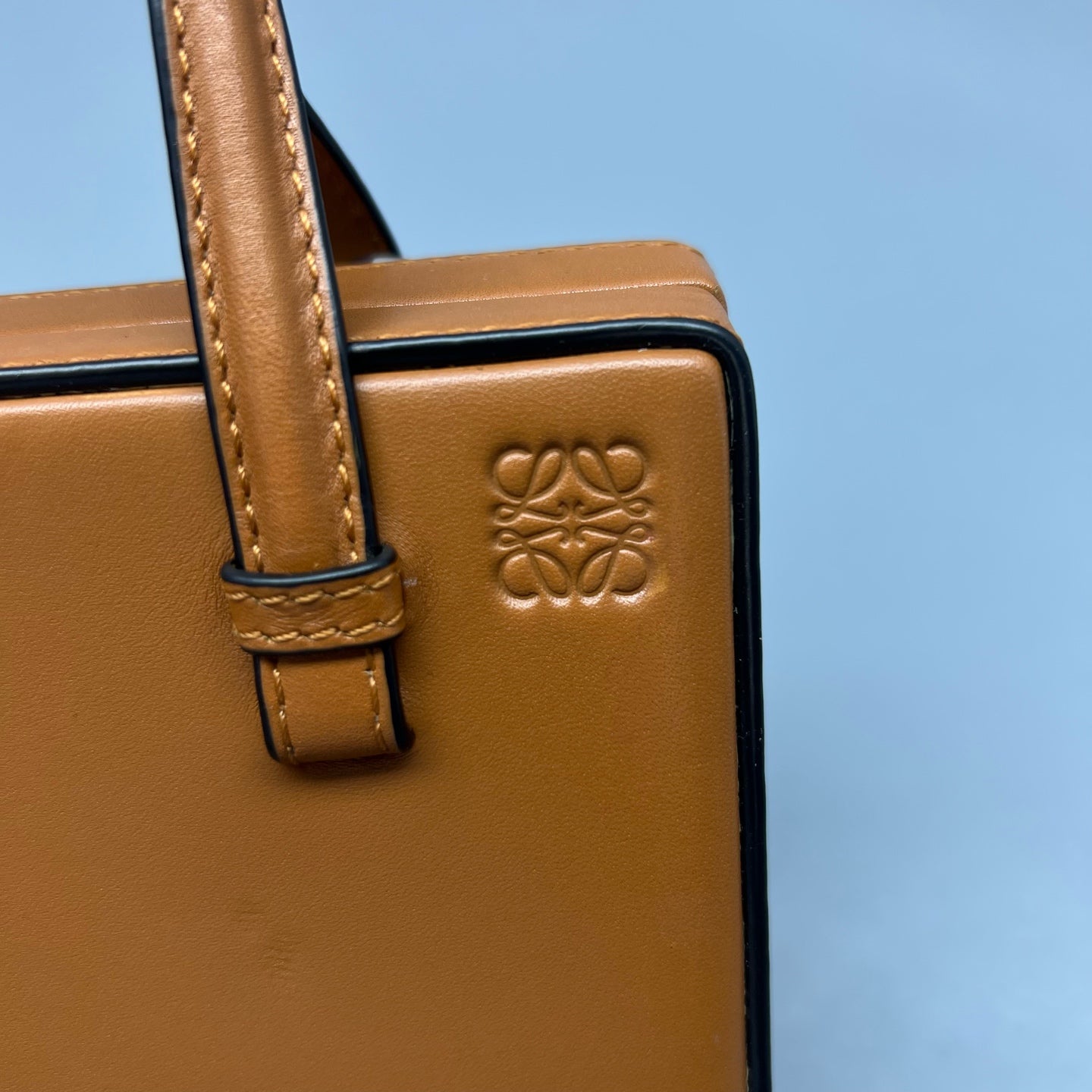 Loewe Brown