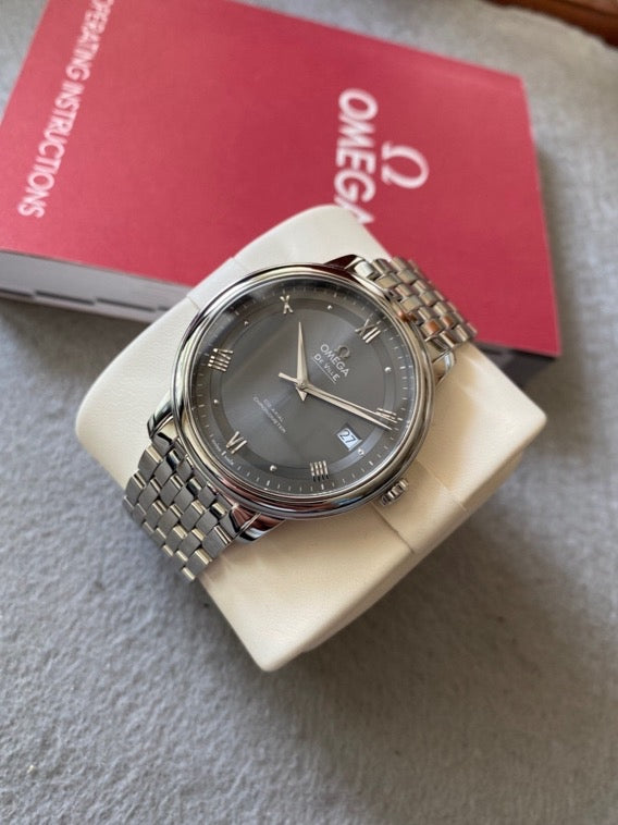 Omega Flying Disc Series Gray Automatic (self-winding) watch 39.5 424.10.40.20.06.001
