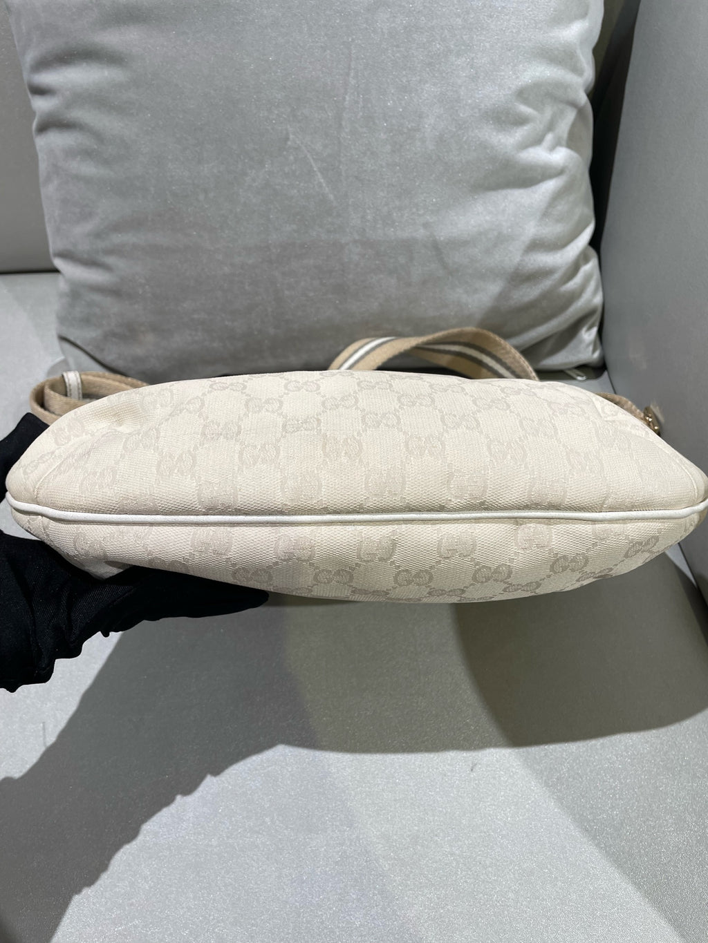 Gucci White Crossbody 181092-F4F5R-9791
