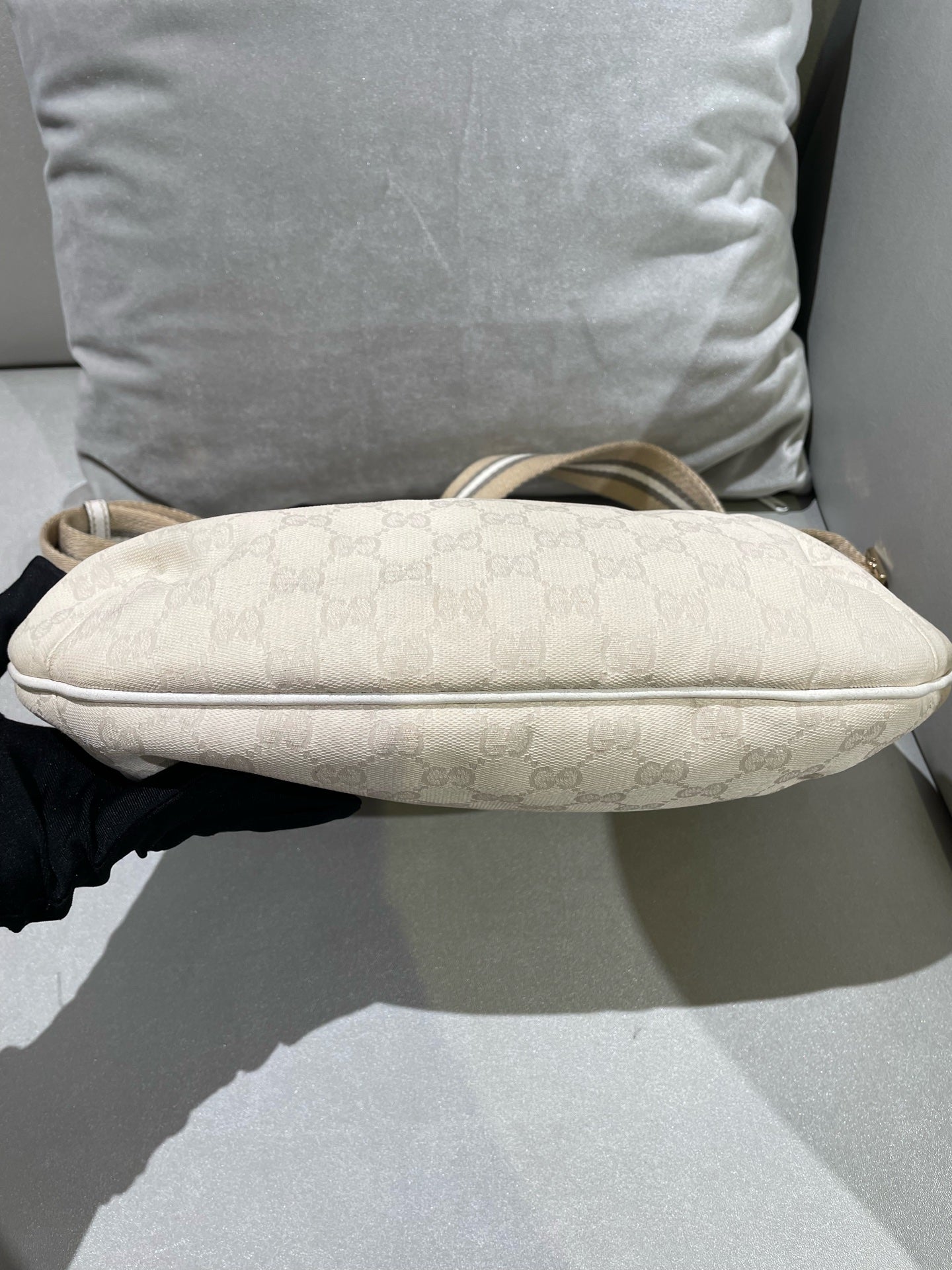 Gucci White Crossbody 181092-F4F5R-9791