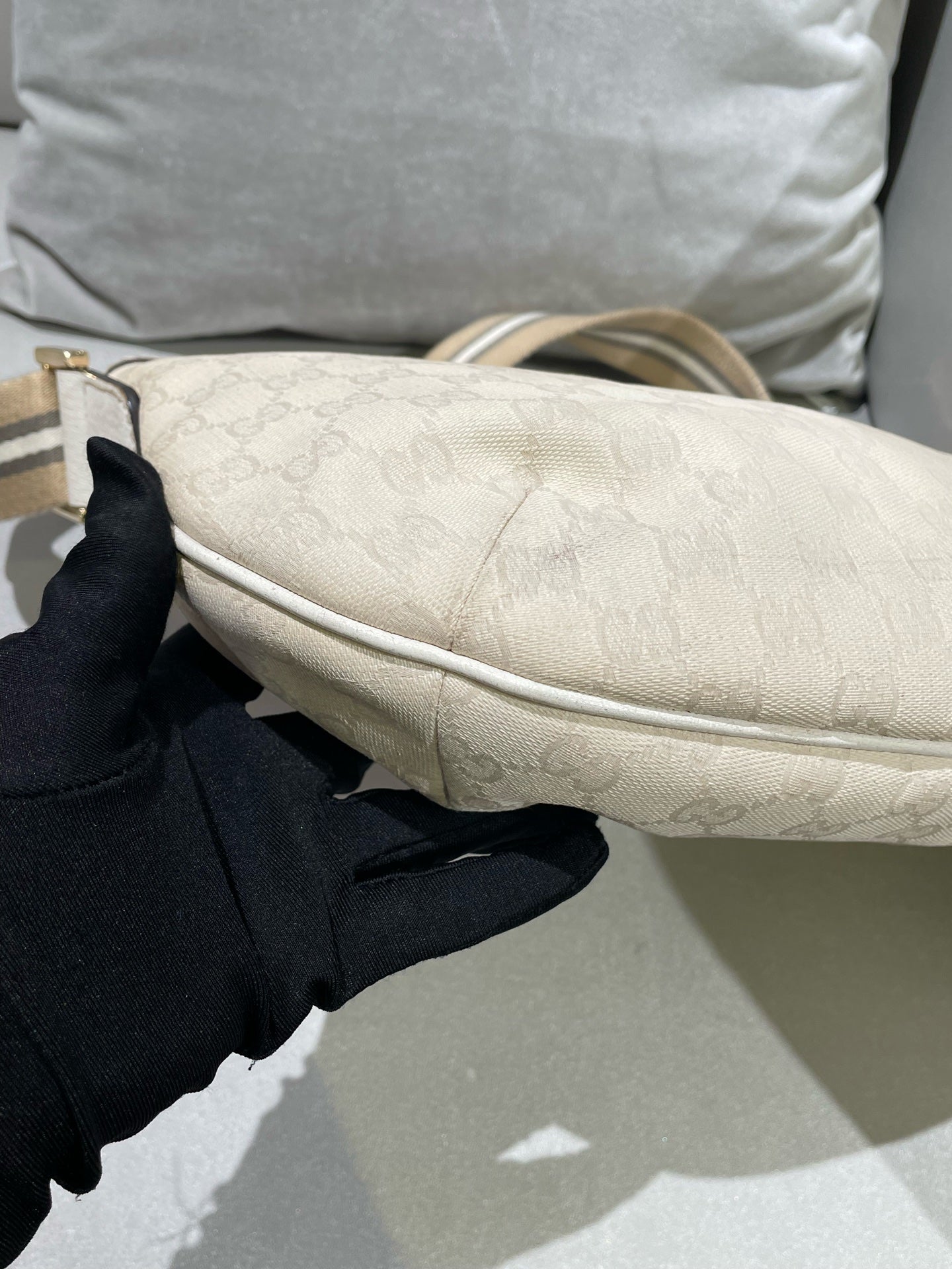 Gucci White Crossbody 181092-F4F5R-9791