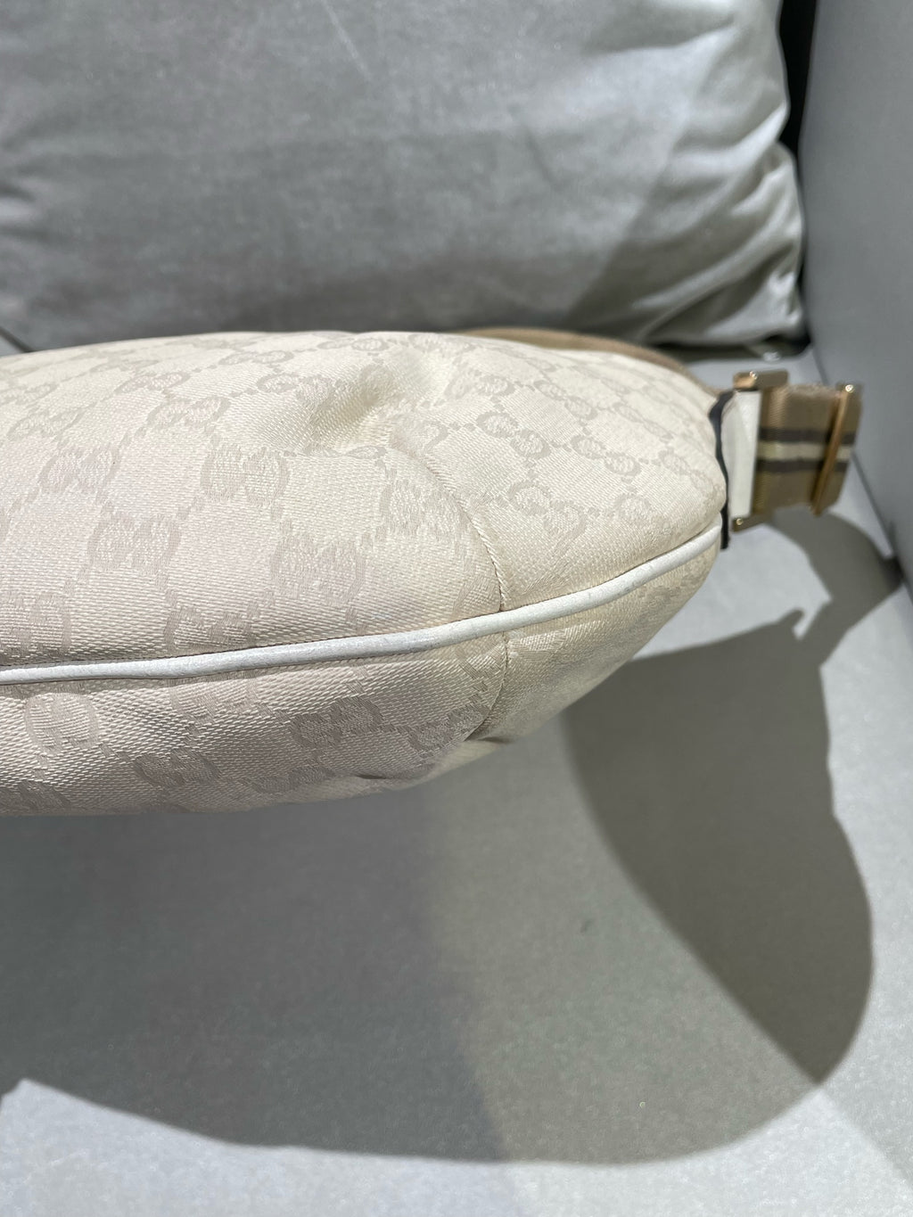 Gucci White Crossbody 181092-F4F5R-9791