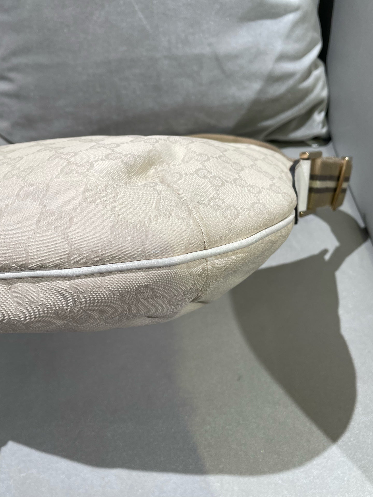 Gucci White Crossbody 181092-F4F5R-9791