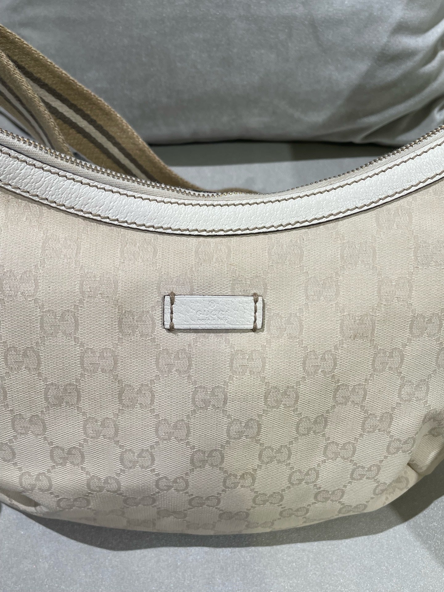 Gucci White Crossbody 181092-F4F5R-9791