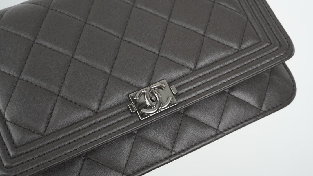 Chanel Boy Chanel chain wallet Gray