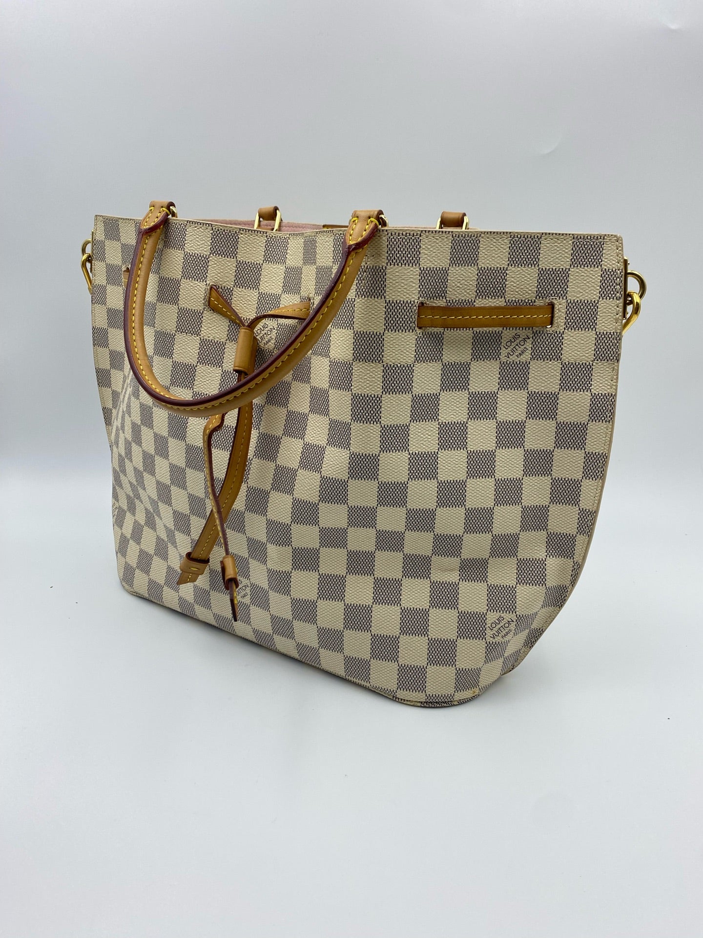 Louis Vuitton Pink Bucket & Drawstring Bag N41579