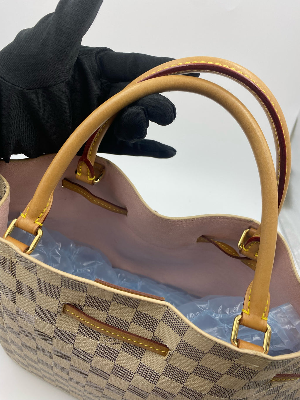 Louis Vuitton Pink Bucket & Drawstring Bag N41579