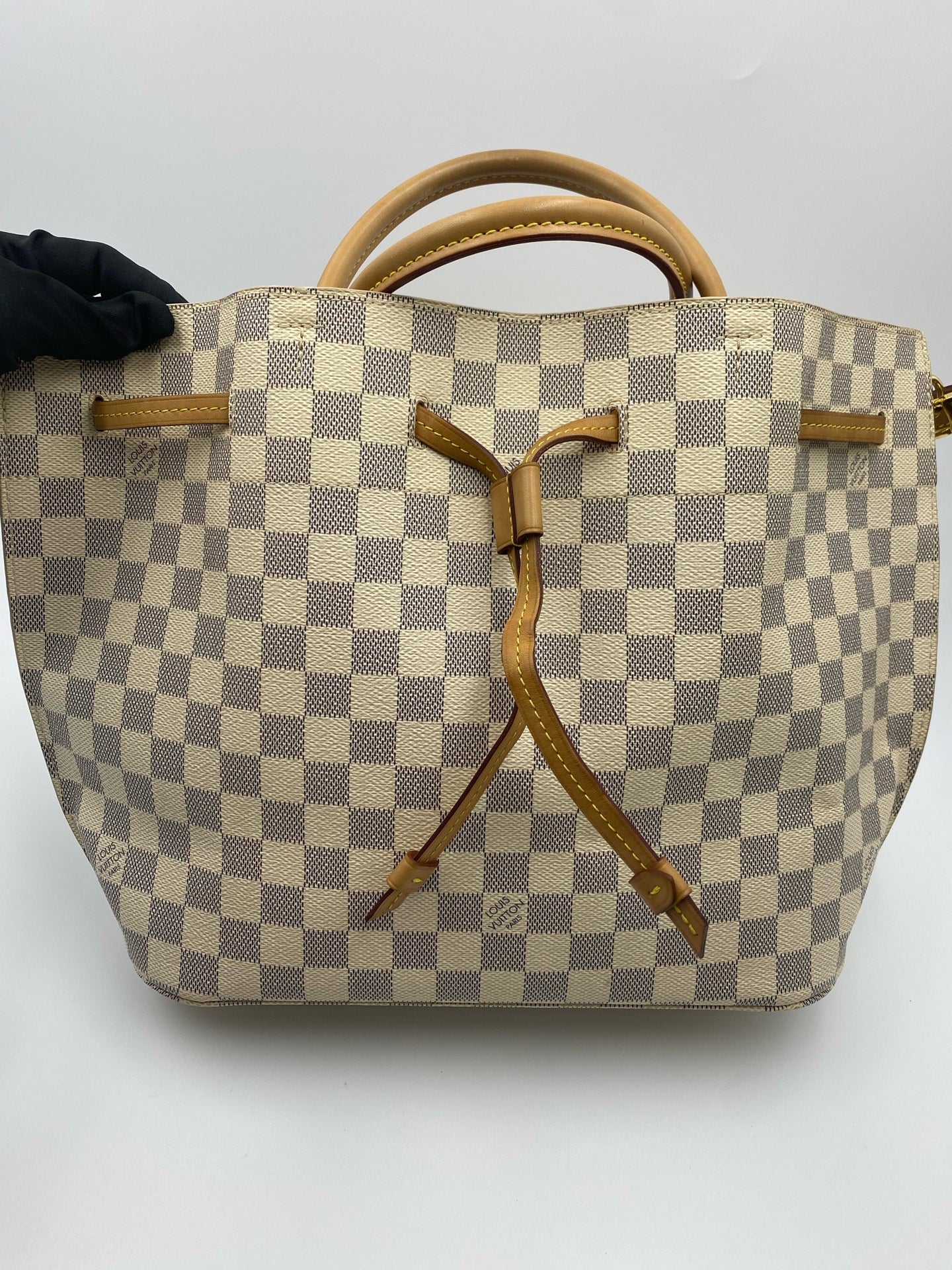 Louis Vuitton Pink Bucket & Drawstring Bag N41579