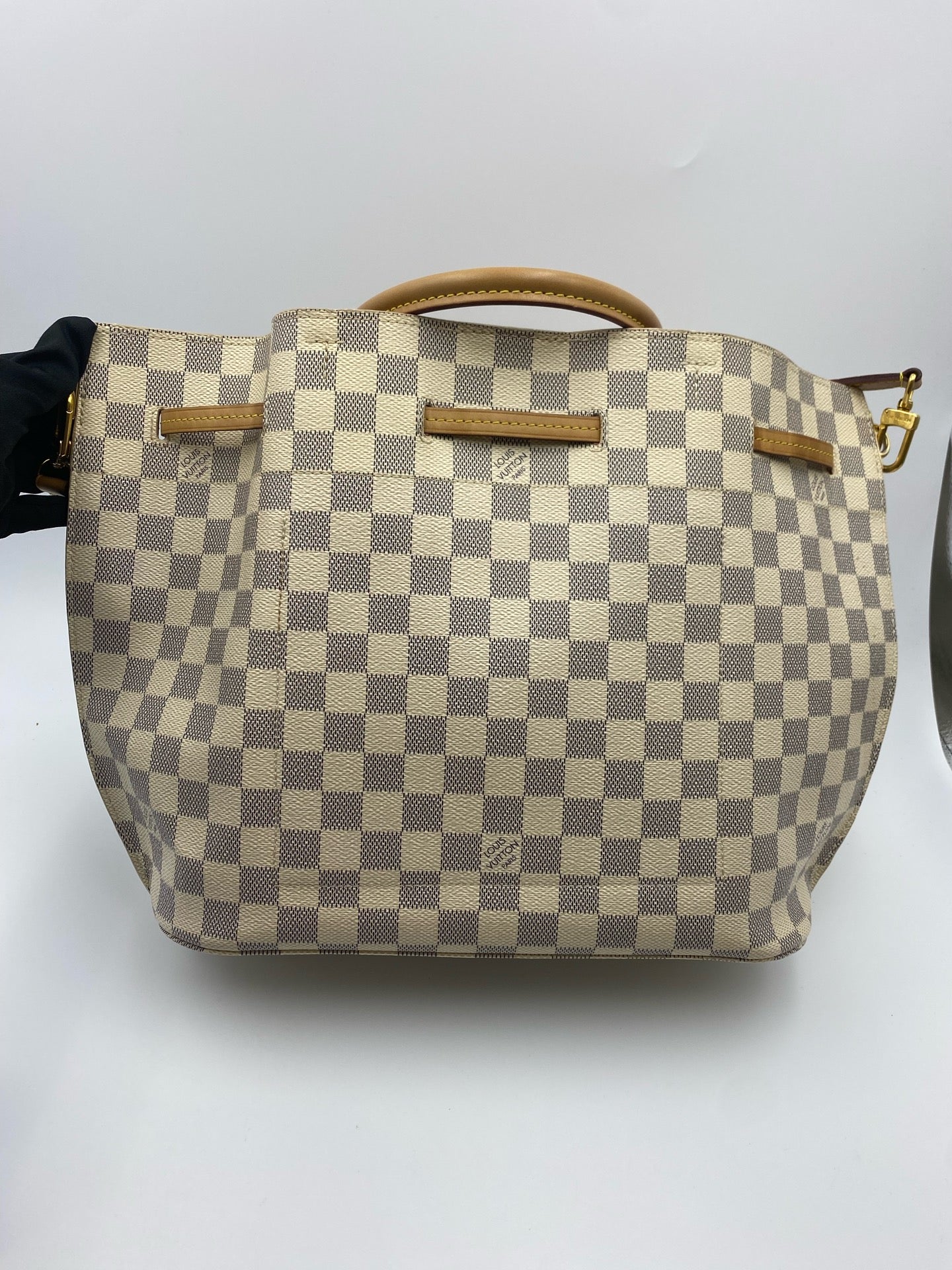 Louis Vuitton Pink Bucket & Drawstring Bag N41579