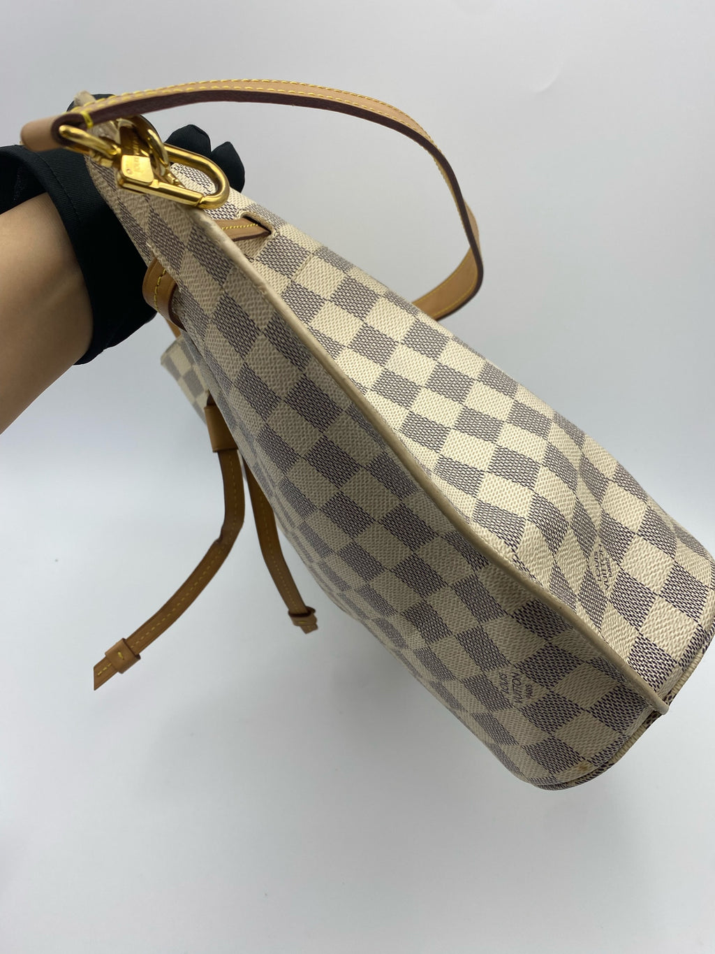 Louis Vuitton Pink Bucket & Drawstring Bag N41579
