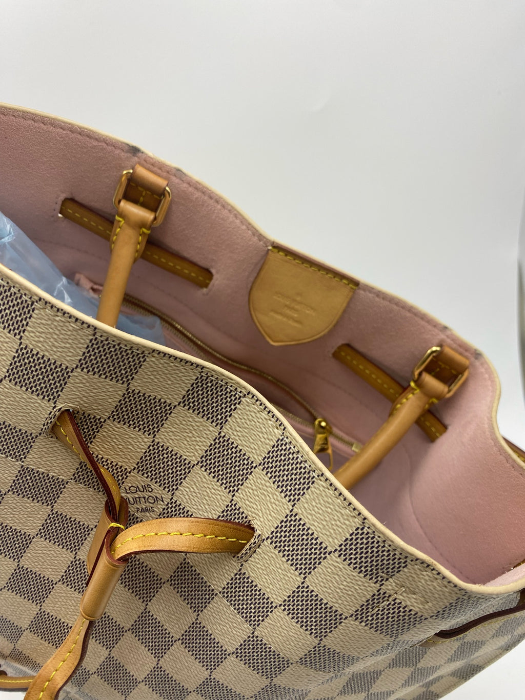 Louis Vuitton Pink Bucket & Drawstring Bag N41579