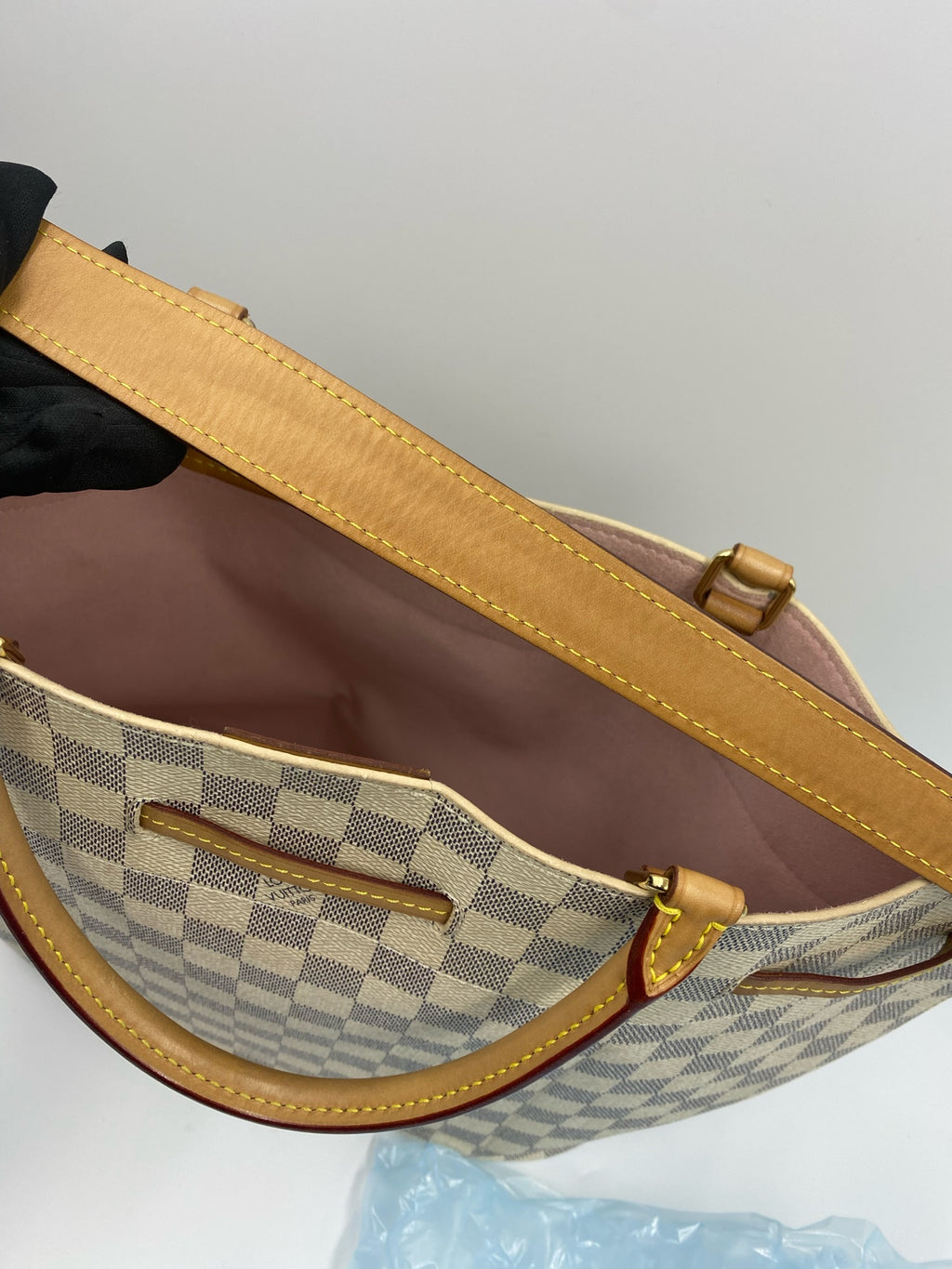 Louis Vuitton Pink Bucket & Drawstring Bag N41579