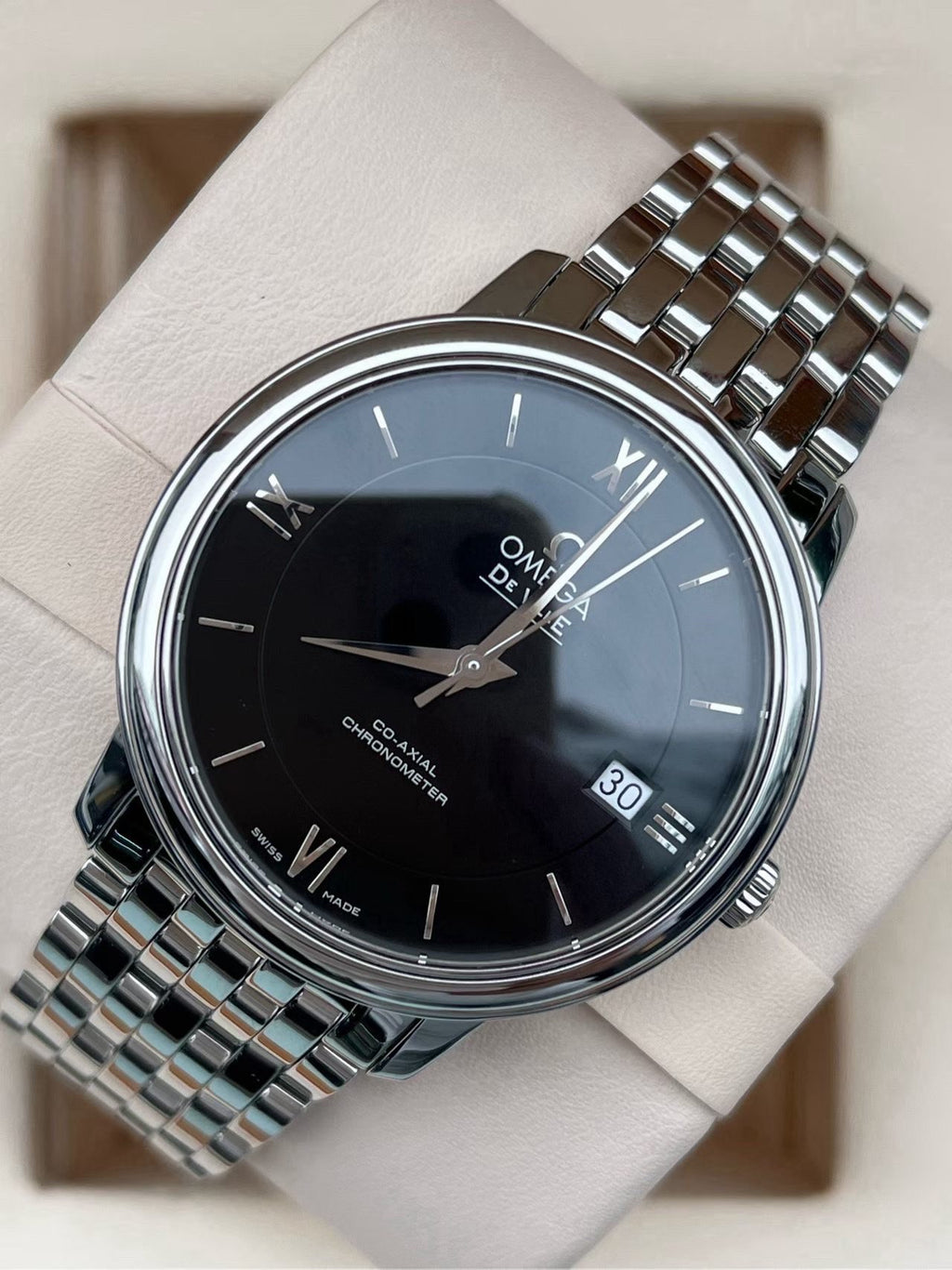 Omega Flying Disc Series Black Automatic (self-winding) watch 36.8 424.10.37.20.01.001