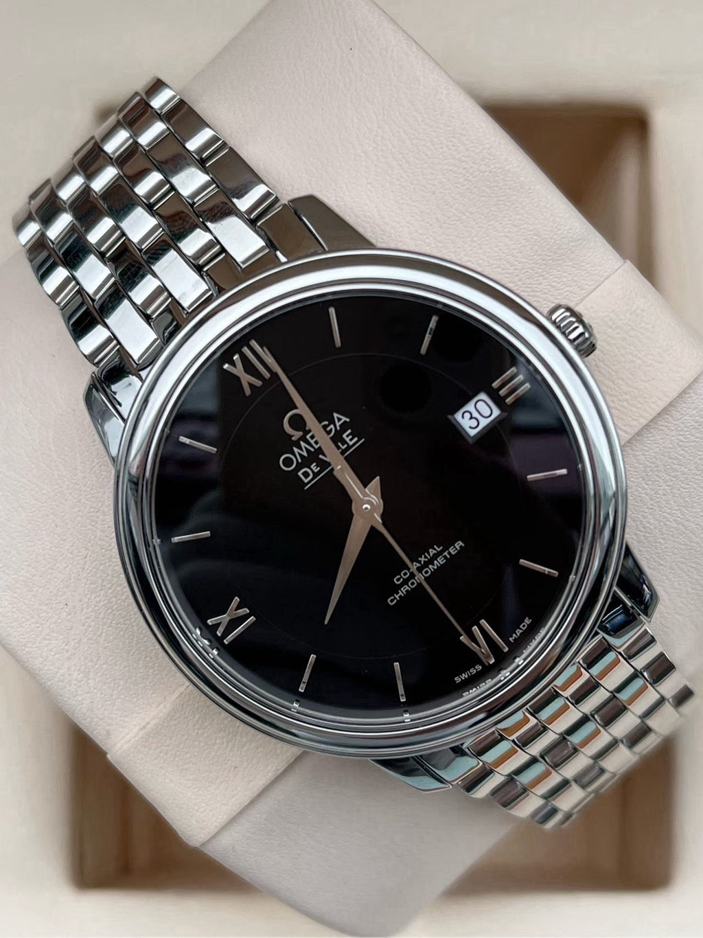 Omega Flying Disc Series Black Automatic (self-winding) watch 36.8 424.10.37.20.01.001