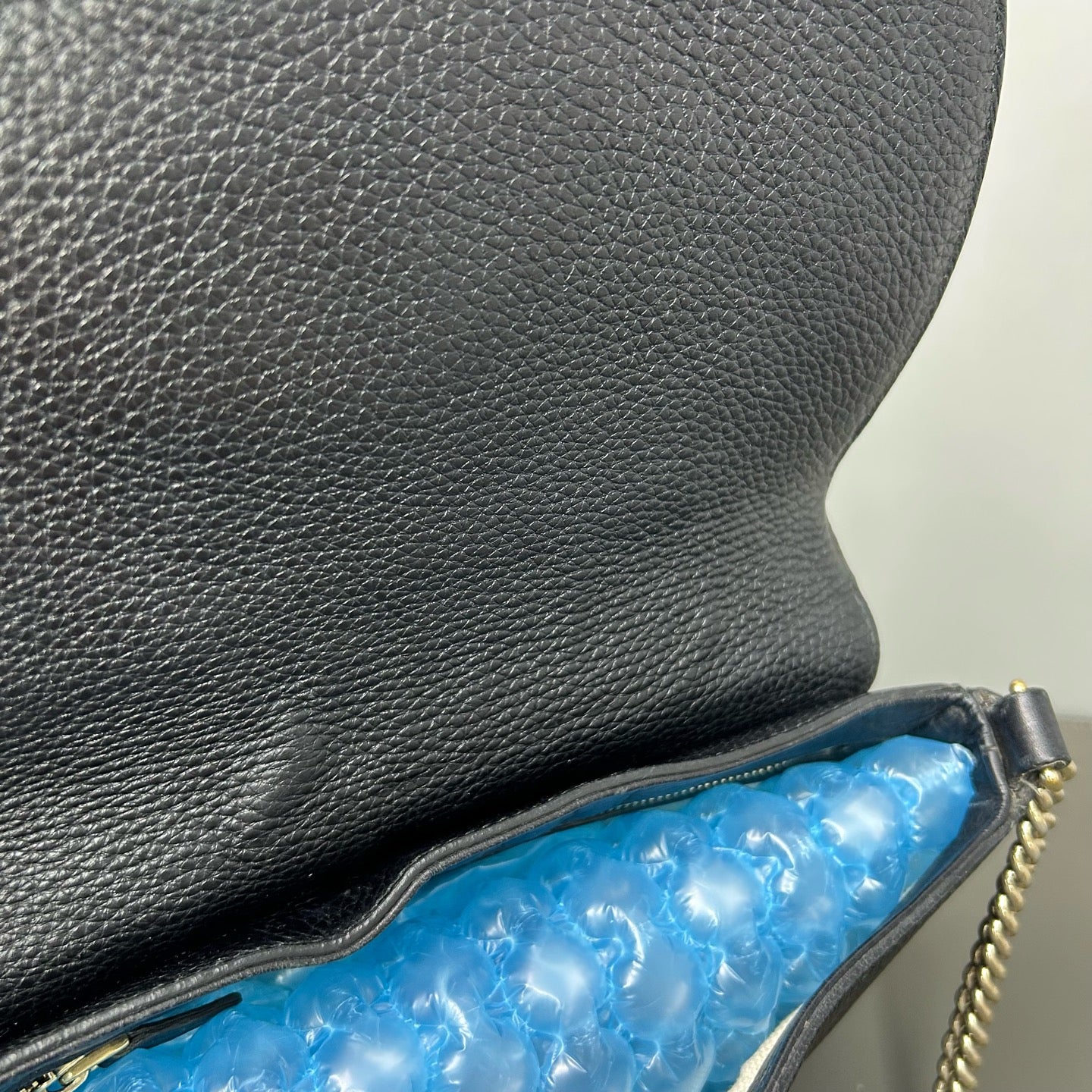 Gucci Metal Black