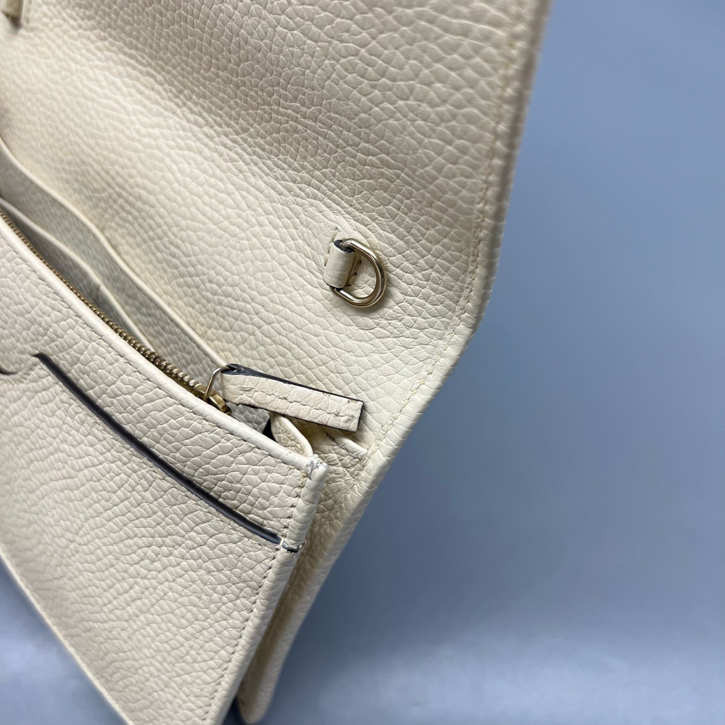 Gucci White