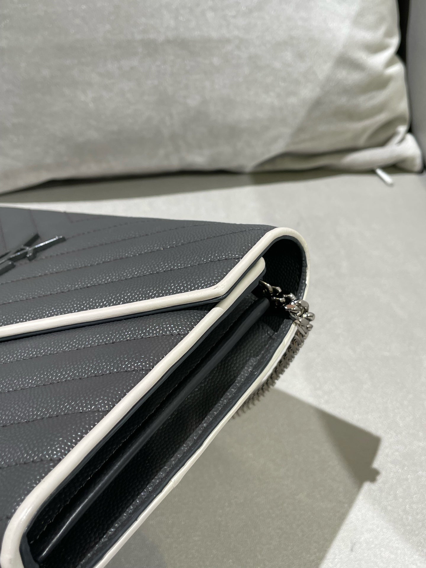 Saint laurent Gray 377828BOWF21292