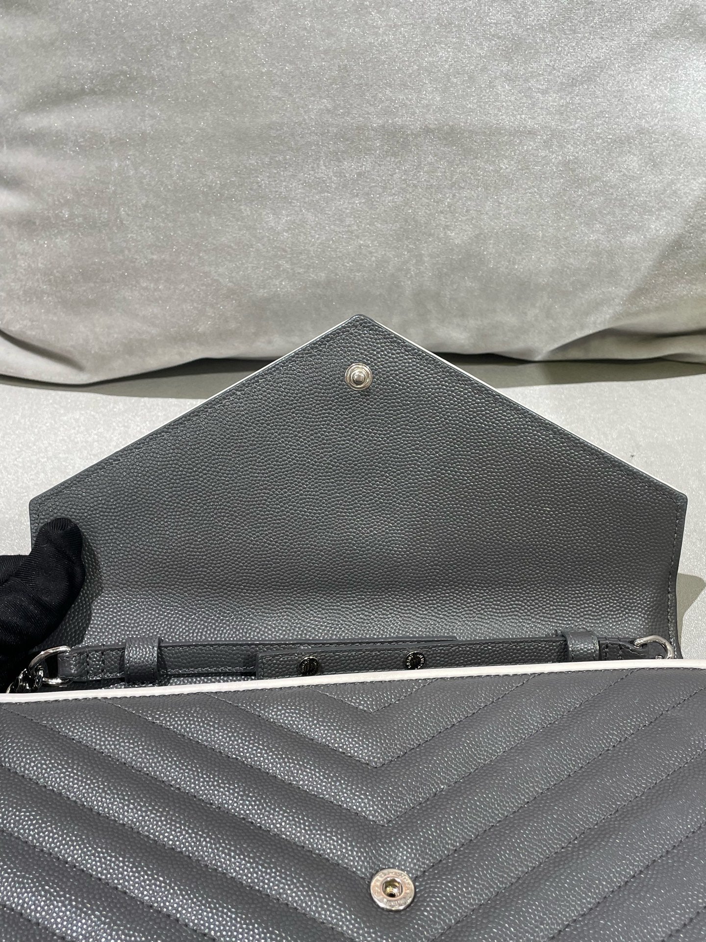 Saint laurent Gray 377828BOWF21292